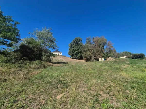 Terrain 1234 m²