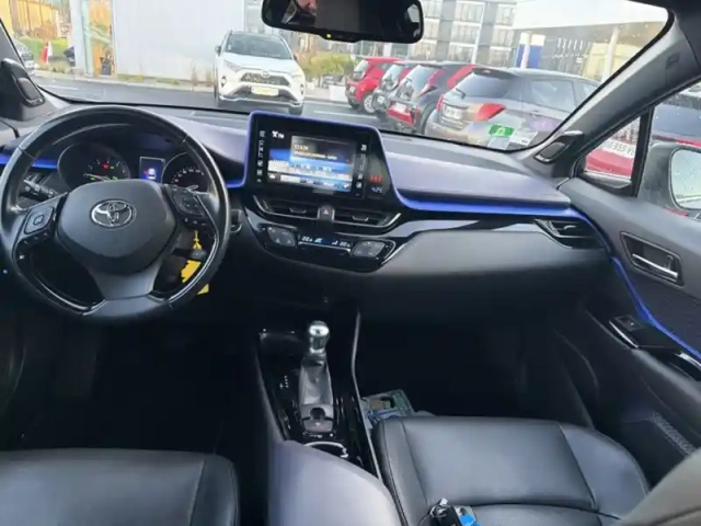 Toyota C-Hr 1.2 t 2wd graphic — photo 11