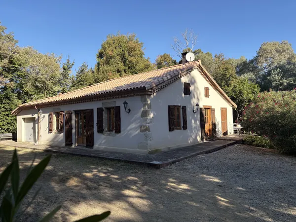 Maison de 111me, plain pied, T3 avec 4244m2 de terrain