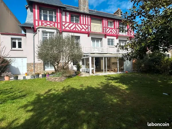 Propriété 10 pièces 232 m²