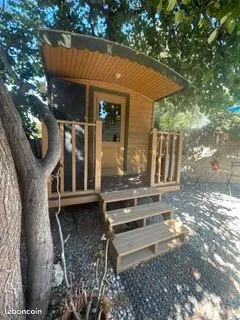Location atypique dans une roulotte avec jardinet indépendant au bord de mer