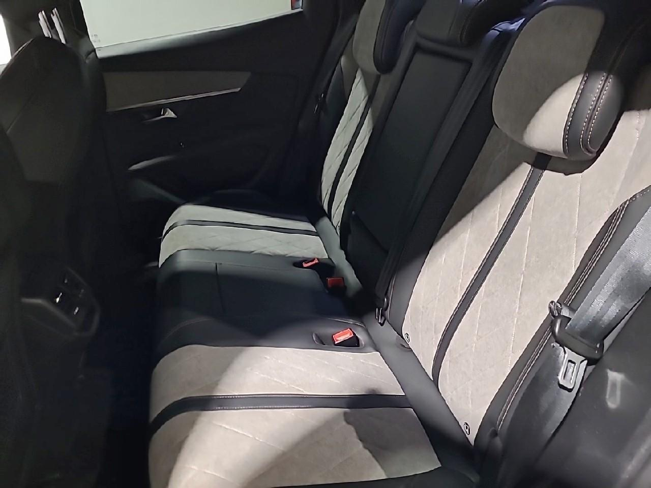 Peugeot 3008 hybrid4 300 e-eat8 gt — photo 13