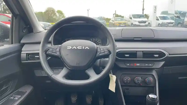 Dacia Sandero eco-g 100 — photo 11