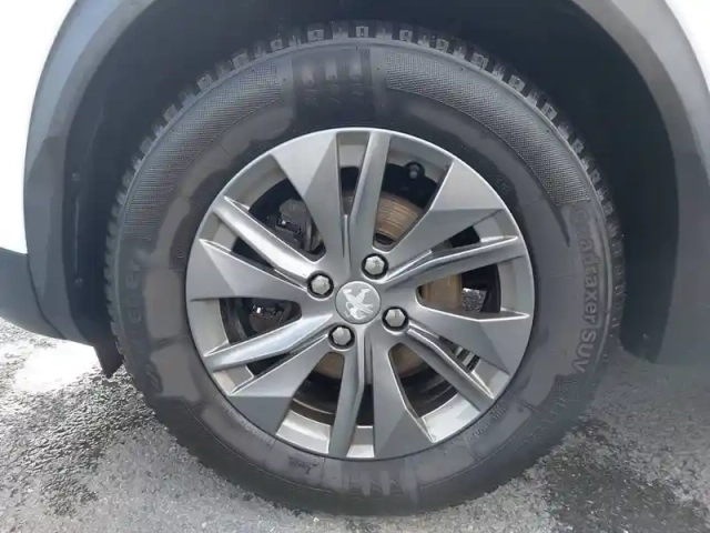 Peugeot 2008 puretech 100 s&amp;s bvm6 — photo 13