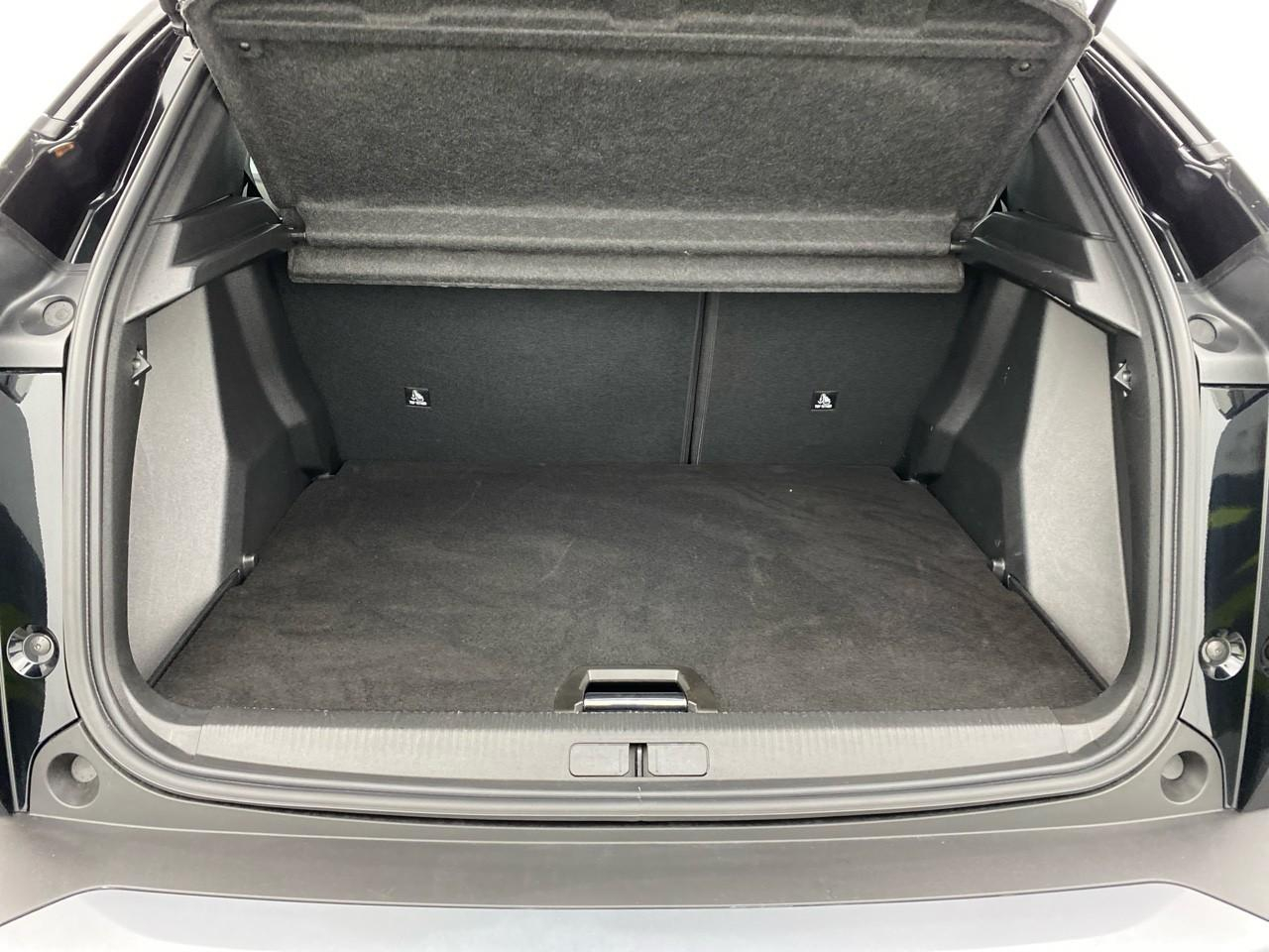 Peugeot 2008 hybrid 145 e-dcs6 gt — photo 6