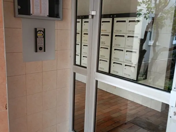 Appartement 2 pièces cuisine 67 M2 agences s'abstenir totalement svp