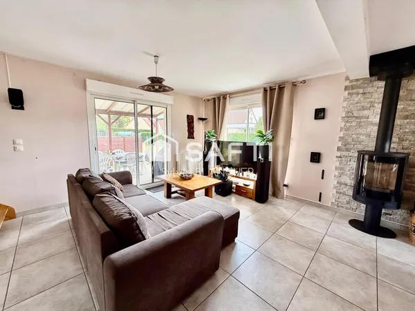 MAISON DE 155 M2 - 5 CHAMBRES - TERRAIN DE 1500 M2 AVEC PISCINE