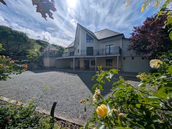 Maison 6 pièces 220 m²