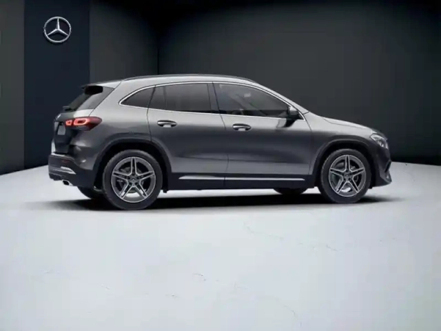 Mercedes Gla 200 d amg line — photo 44