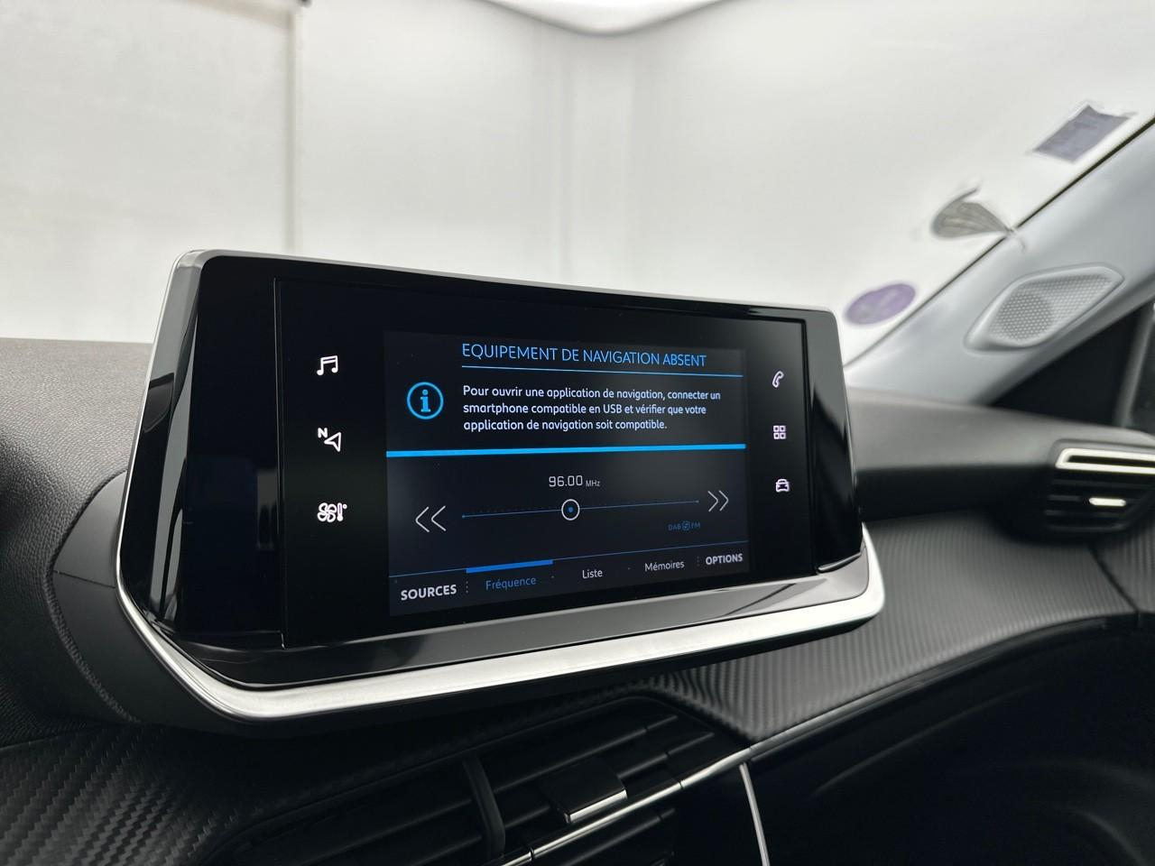 Peugeot 2008 puretech 130 s&s eat8 style — photo 10