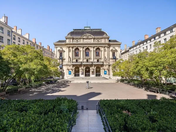 Très bel appartement avec vue sur le Théâtre des Célestins