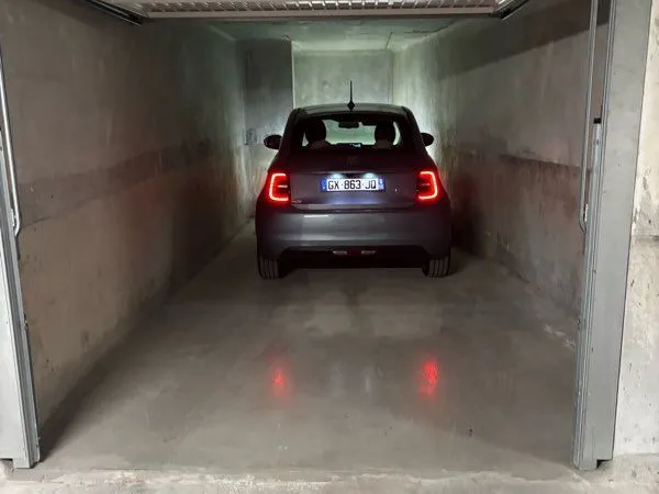Location Box fermé dans une résidence