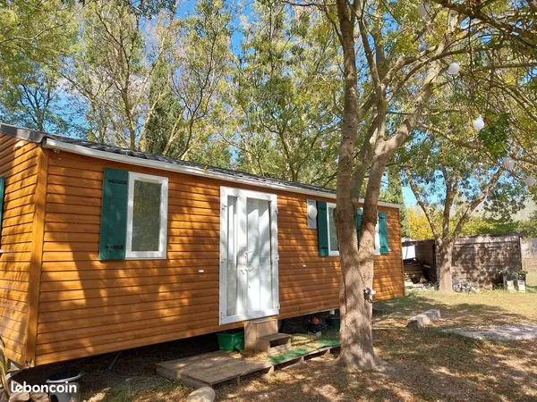 À VENDRE - Terrain agricole de 4000 m² avec mobil-homes