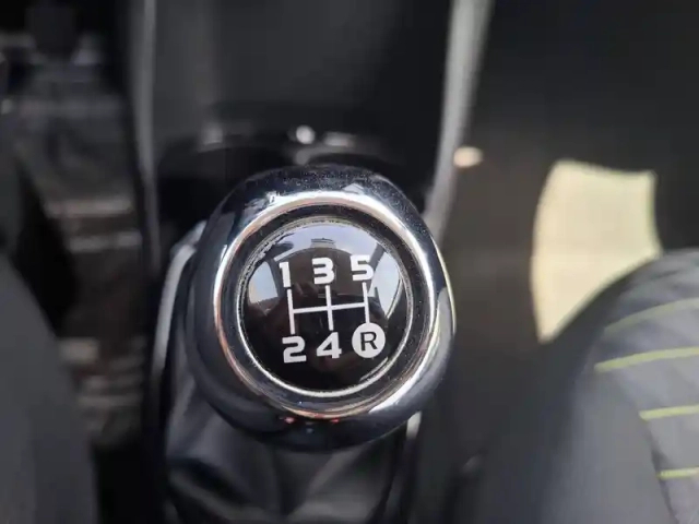 Peugeot 108 vti 72ch s&amp;s bvm5 — photo 31