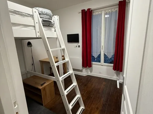 Meublé 35 m2 - Appartement refait à neuf 2 chambres pour 2 personnes - 700 / pers