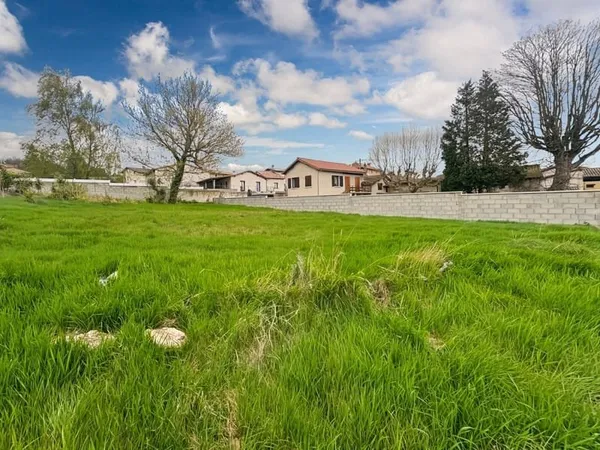Terrain Saint Prim 740 m2 Viabilisé