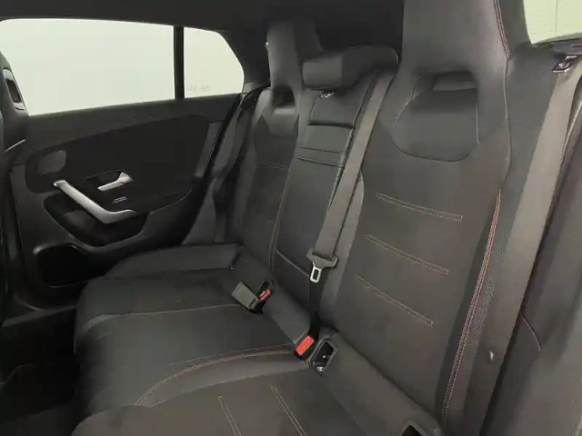 Mercedes Cla shooting brake 250 e hybrid eq 8g-dct — photo 16