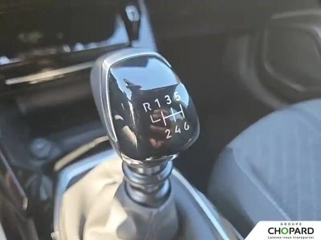 Peugeot 2008 puretech 100 s&amp;s bvm6 — photo 23