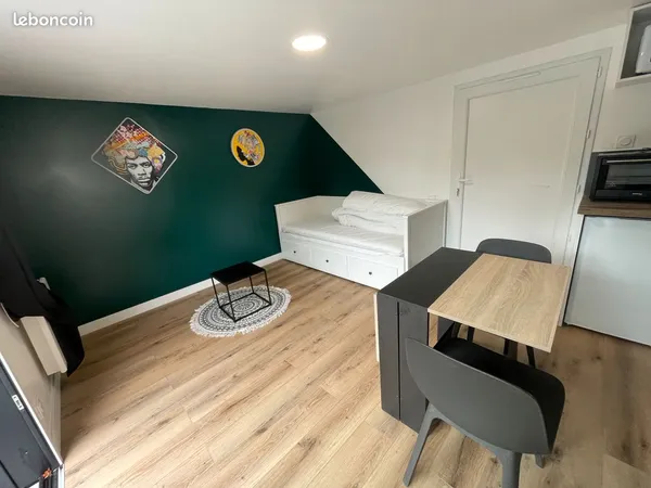 Studio à louer pour étudiant ou apprenti au calme à proximité du centre ville