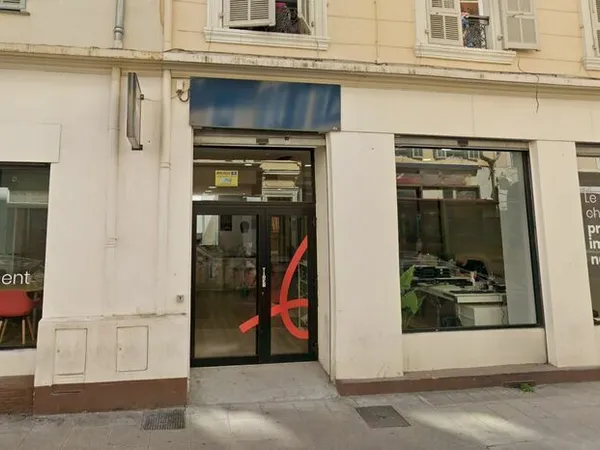LOCAL COMMERCIAL 161 m² NICE