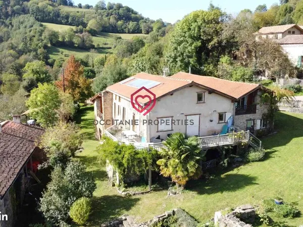 Maison 10 pièces 305 m²