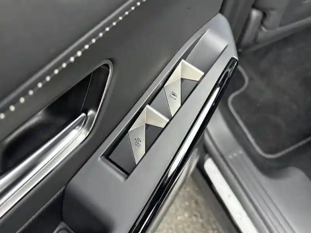 Ds Ds 7 ds7 crossback hybride e-tense 300 eat8 4x4 — photo 73
