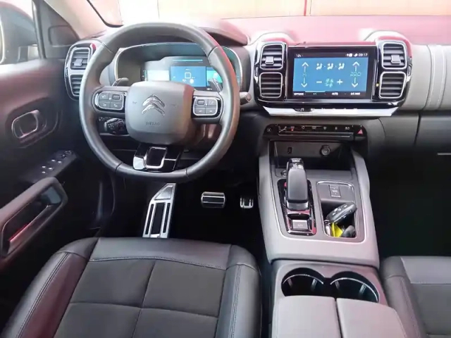 Citroën C5 Aircross hybride rechargeable 225 e-eat8 — photo 13