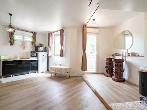STUDIO - 27M² - REZ-DE-CHAUSSÉE - ACCÈS PMR - RÉNOVÉ