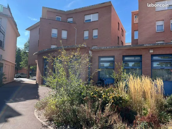Rare en centre-ville - beau 5 pièces de 96 m² avec terrasse, loggia et balcon - dernier étage