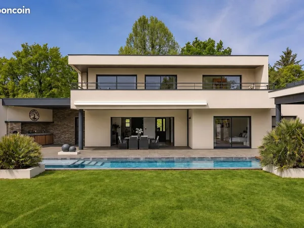 Villa 7 pièces 237 m²