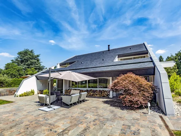 Maison 8 pièces 255 m²