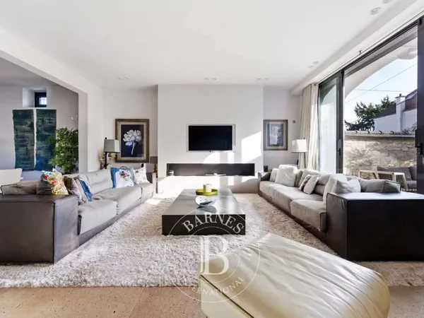 Maison 10 pièces 471 m²