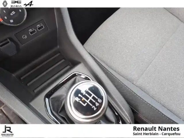 Renault Clio 1.0 tce 90ch evolution — photo 10