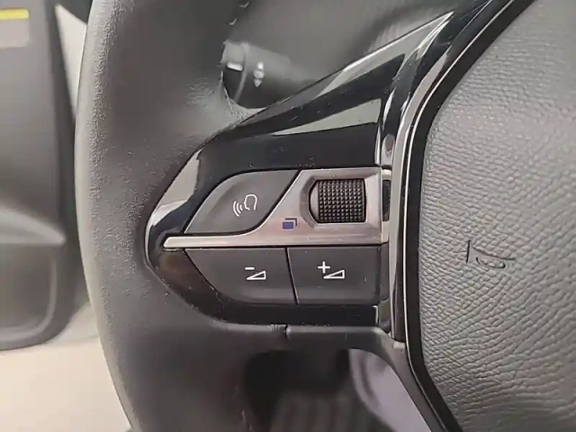 Peugeot 208 electrique 50 kwh 136ch — photo 50
