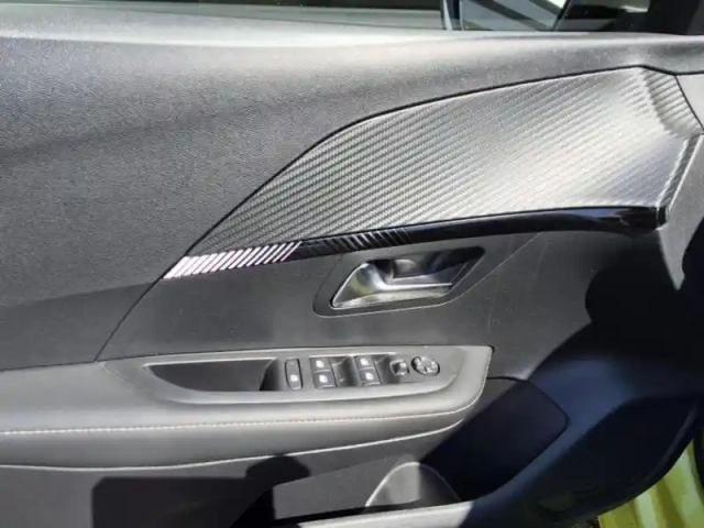 Peugeot 208 1.2 puretech 100ch s&amp;s allure — photo 9