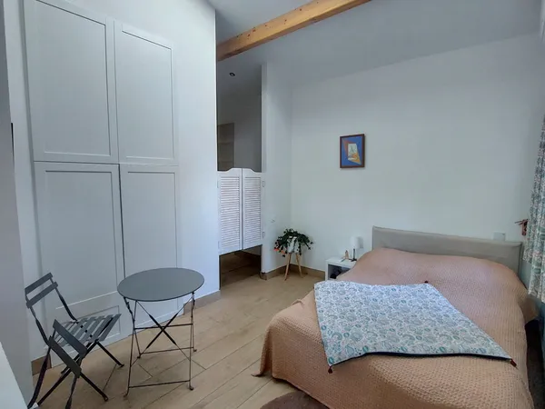 Loue studio meublé dans maison - 20m²