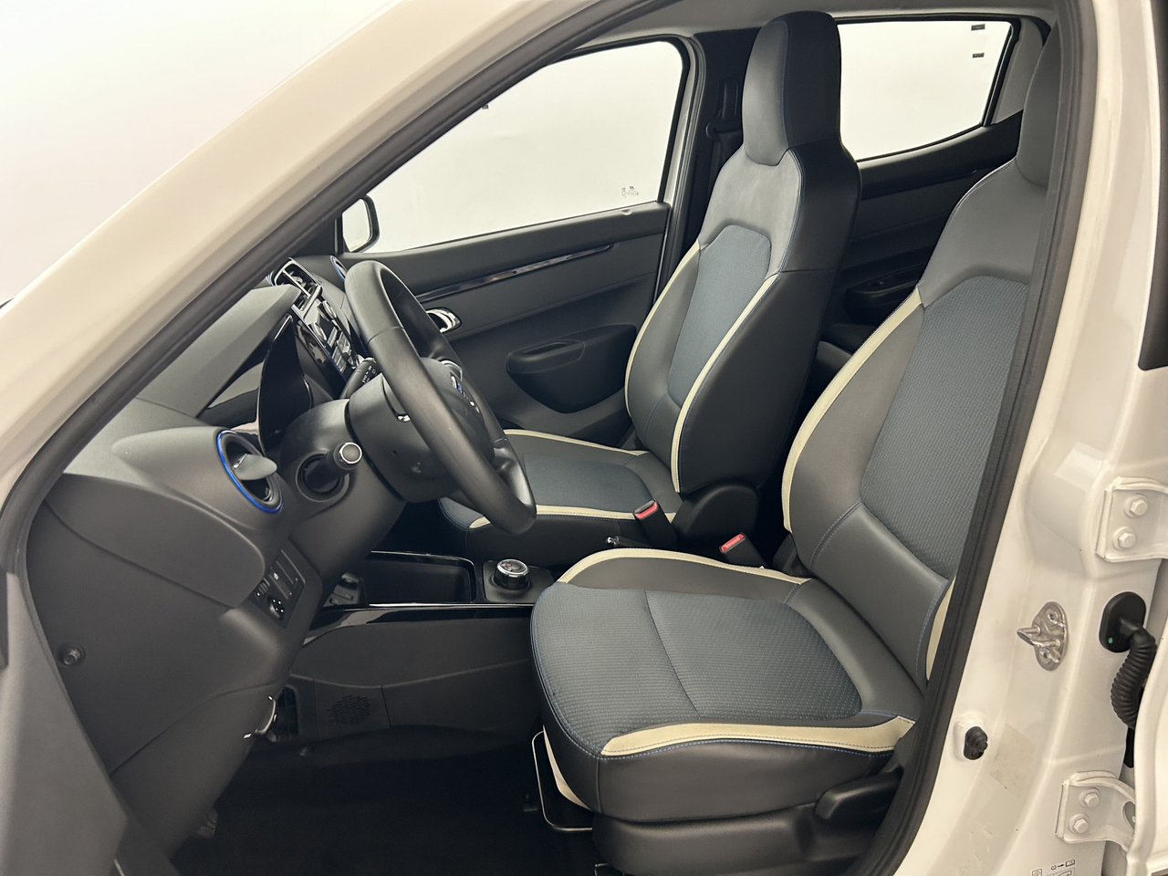 Dacia Spring — photo 9