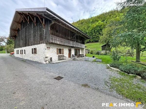 Propriété 4 pièces 135 m²