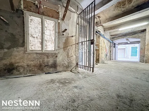 NARBONNE CENTRE ? À DEUX PAS DES HALLES ? PLATEAU DE 91 M² À AMÉNAGER ? FORT POTENTIEL