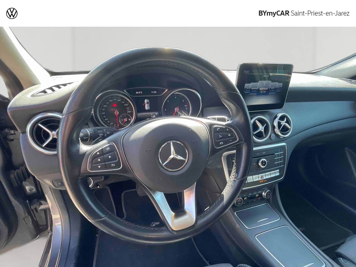 Mercedes GLA 200 d 7-G DCT — photo 10