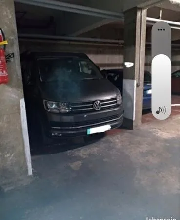 Grand parking aisé a National