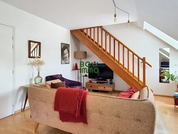 2 pièces en duplex à louer non meublé - Rue de Bagnolet - Paris 20