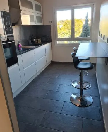 P3 climatisé avec garage sans vis-à-vis
