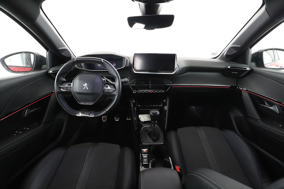 Peugeot 208 1.2 PureTech GT — photo 11
