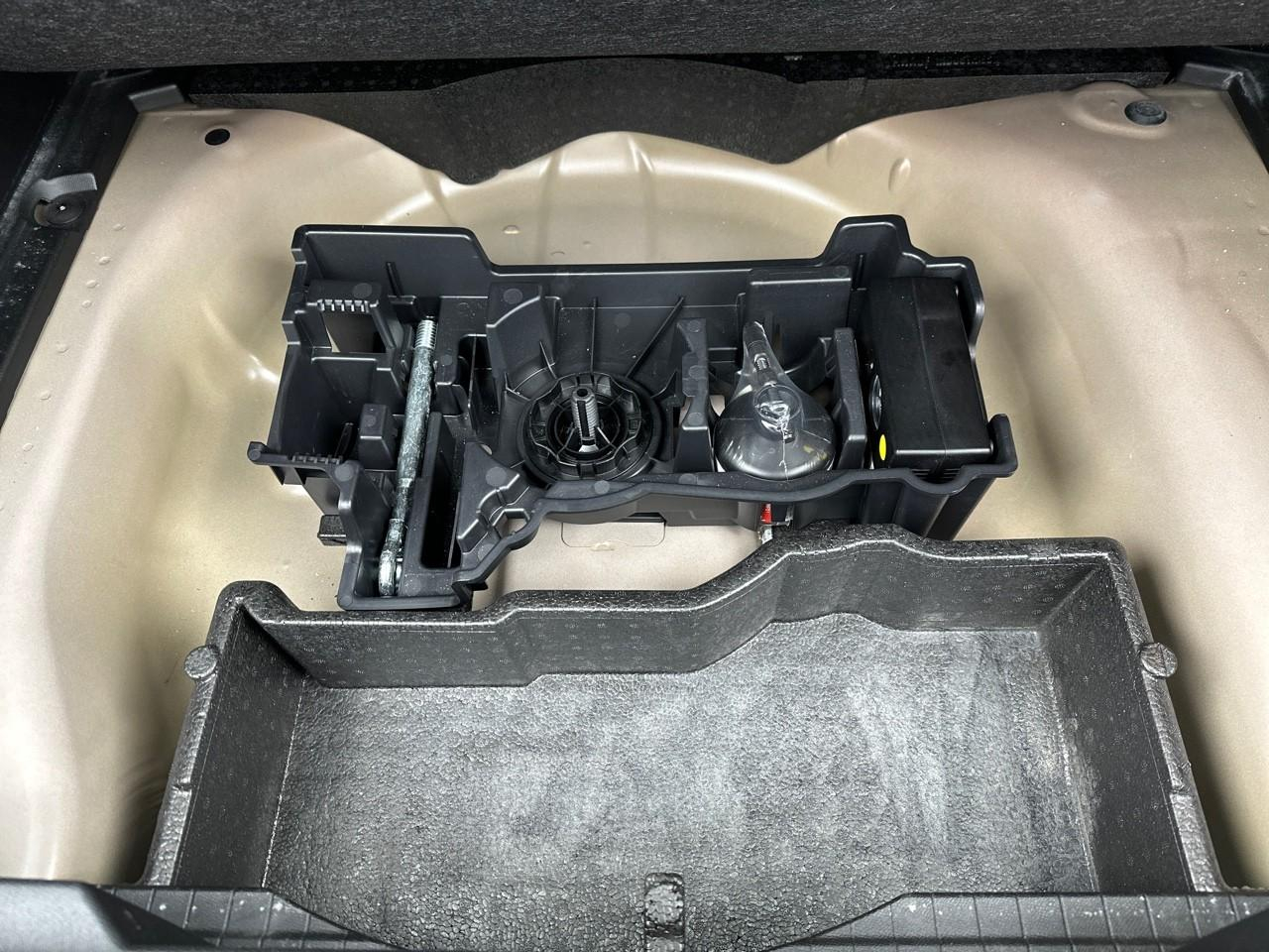 Peugeot 2008 puretech 100 s&s bvm6 active — photo 33