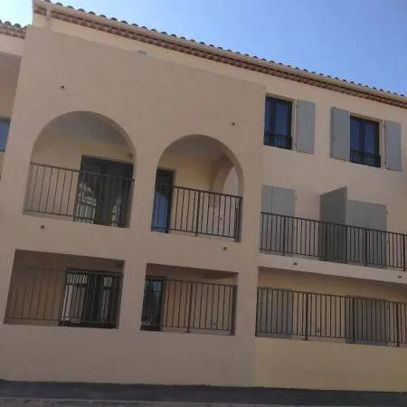 Stationnement Location Saint-Maximin-la-Sainte-Baume 135€