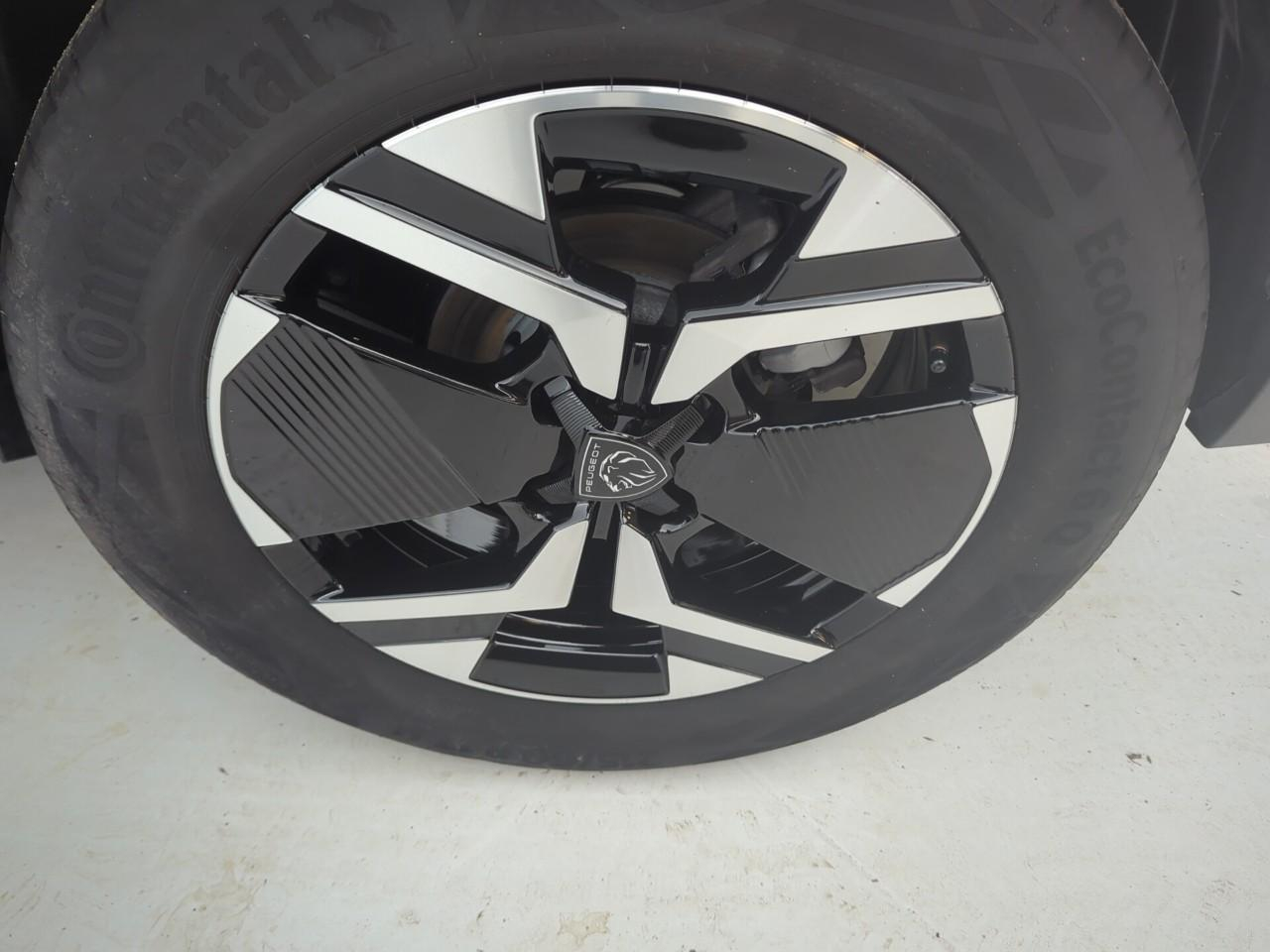 Peugeot 2008 puretech 130 s&s eat8 gt — photo 23