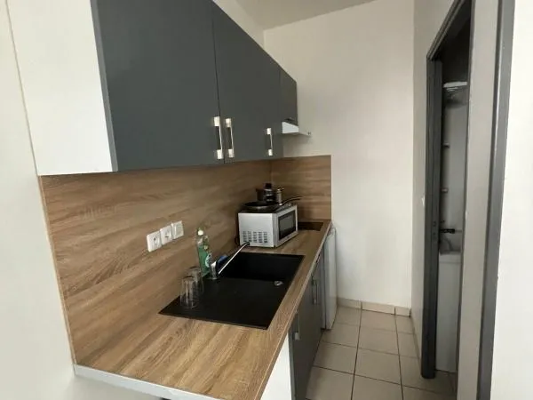 Studio 1 pièce 13 m²