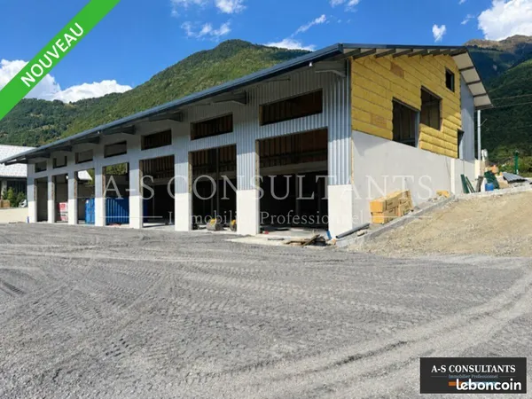 LOCAL D'ACTIVITE 675 m² TOURS-EN-SAVOIE