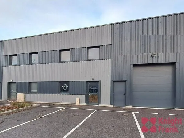 Local d'activité 143 m²